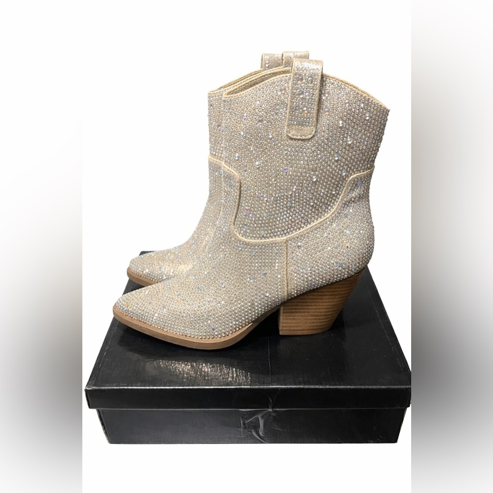 Champagne Rhinestone Western Style Ankle Boots Size 7.5 New In Box - Picture 3 of 5